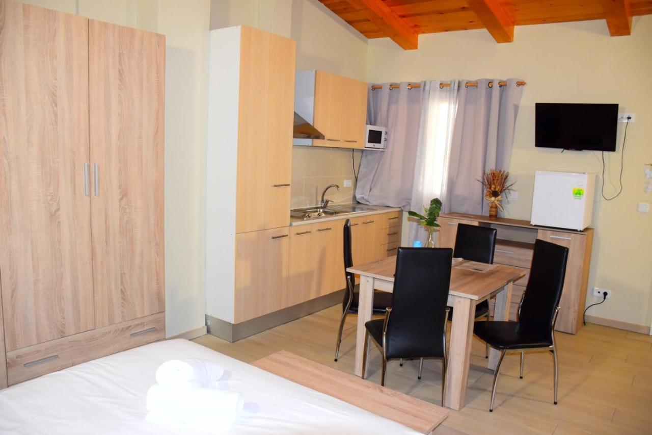 Apartamentos Giuliano Empuriabrava Eksteriør billede
