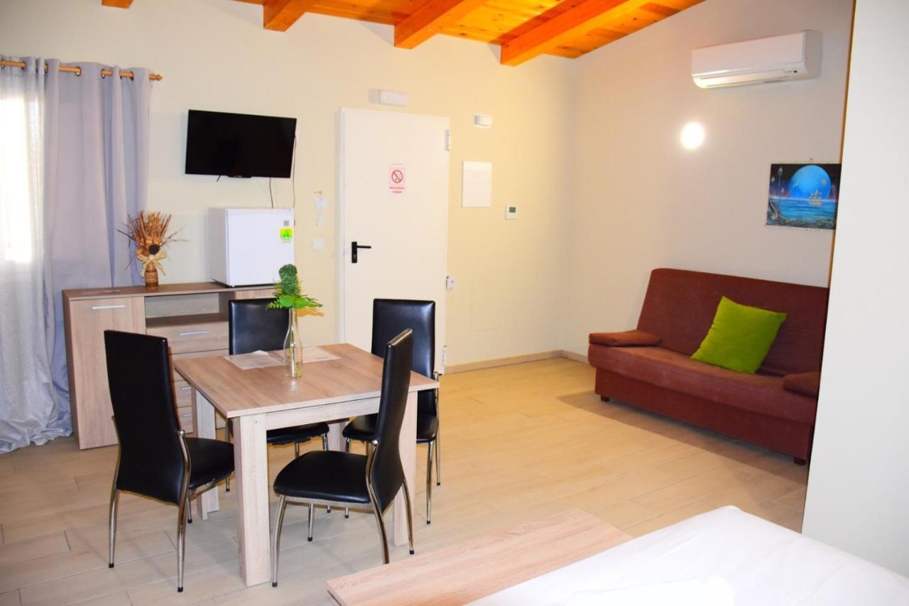 Apartamentos Giuliano Empuriabrava Eksteriør billede